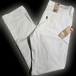 NWT Levis Demi Curve 14M 32